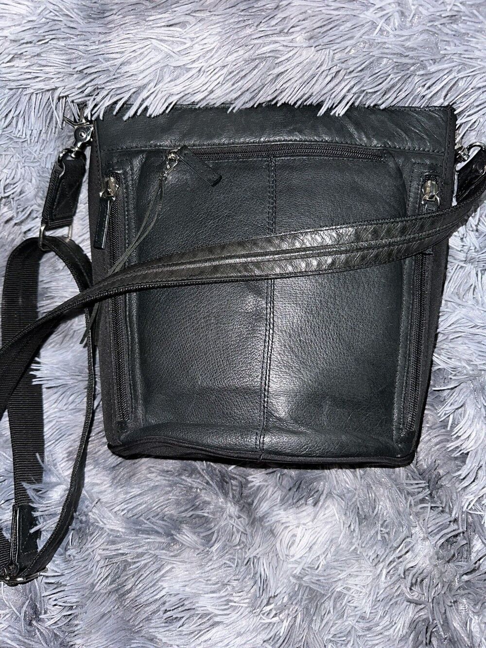 Gun tote'n Mamas conceal and carry leather crossbody 2nd amendment Rights Black